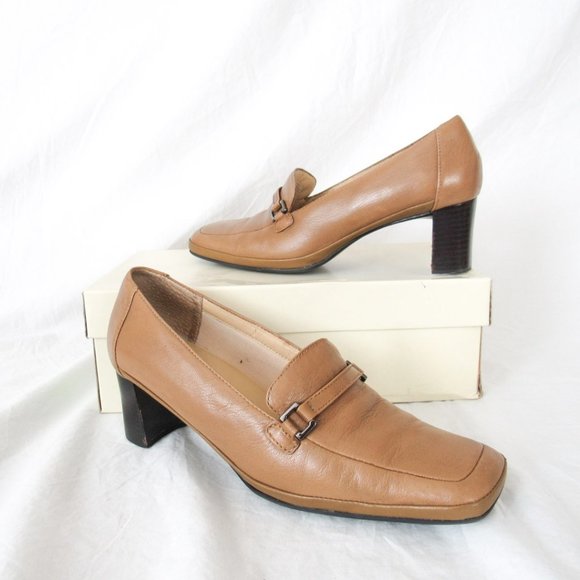 Liz Claiborne Shoes - Liz Claiborne Tan Square Toe Loafer Style Pumps